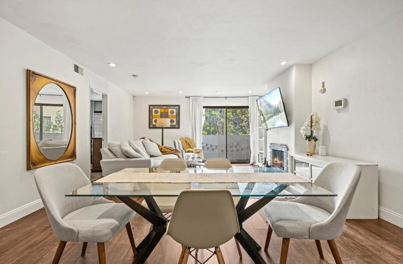 Elegant Hollywood Retreat - Spacious 2Br 2Ba Condo With Resort-Style Amenities Лос Анджелис Екстериор снимка