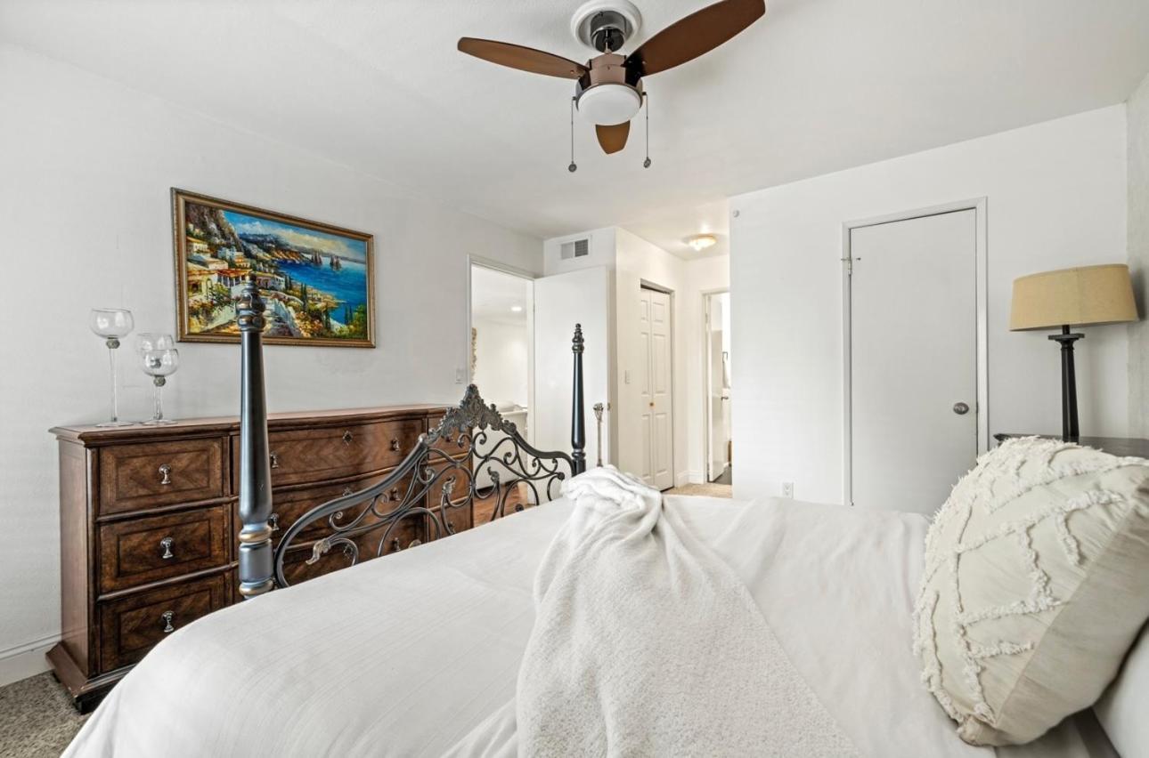 Elegant Hollywood Retreat - Spacious 2Br 2Ba Condo With Resort-Style Amenities Лос Анджелис Екстериор снимка